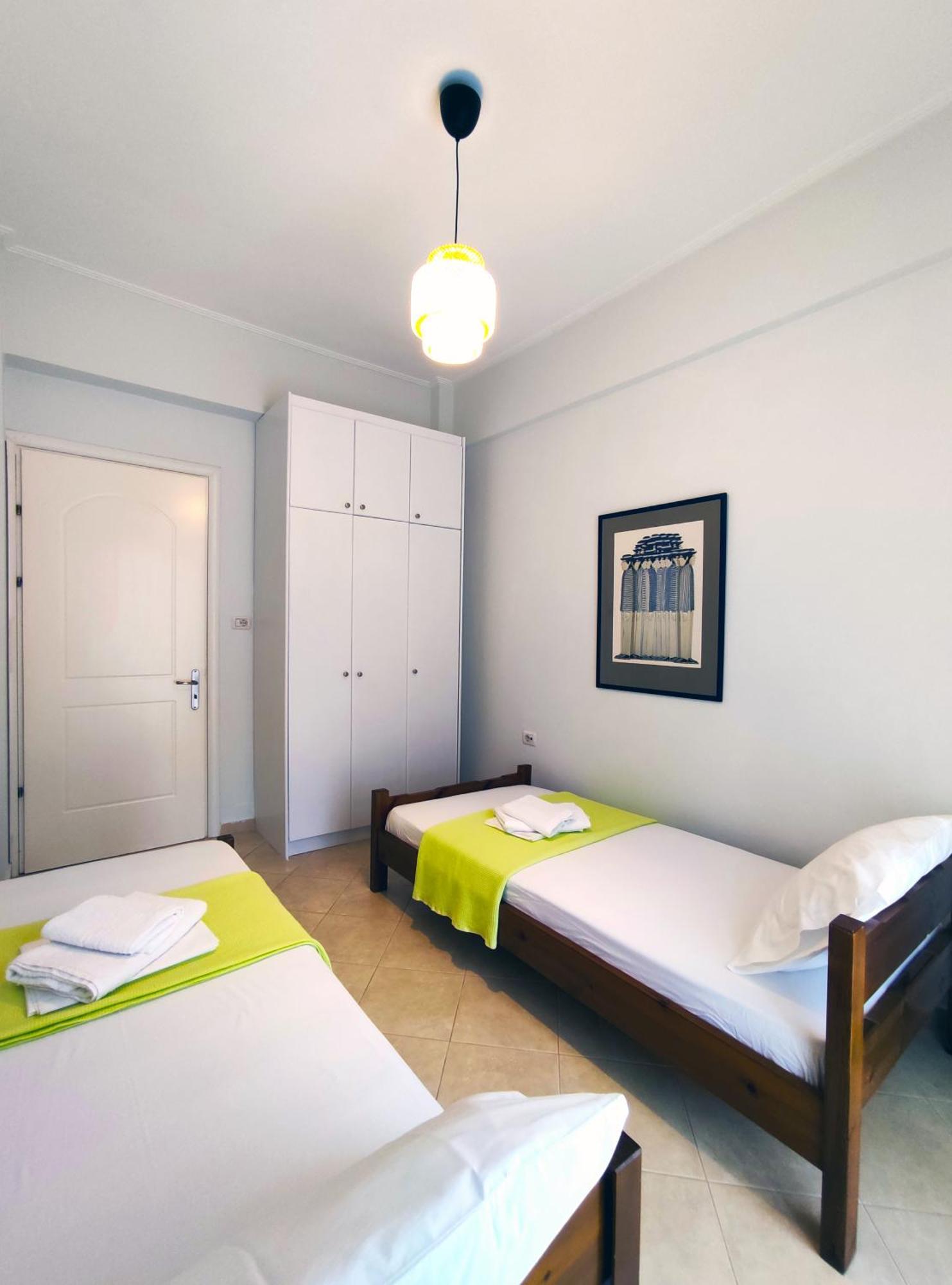 Comfy Hill Apartments Sarandë Exteriör bild